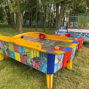 Air Hockey Skate σε πάρκο — αδιάβροχη κατασκευή με γραφικά skate