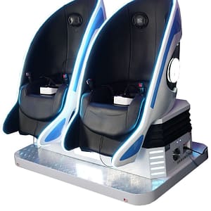 VR Shark — οι δύο θέσεις με τα καθίσματα-αυγό