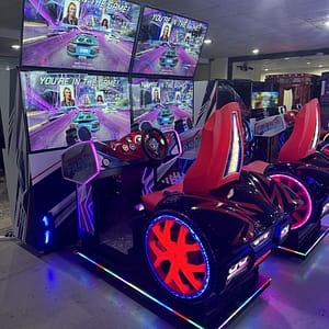 Fast & Furious Arcade — αγωνιστικό μηχάνημα Raw Thrills με δύο οθόνες 65 ιντσών