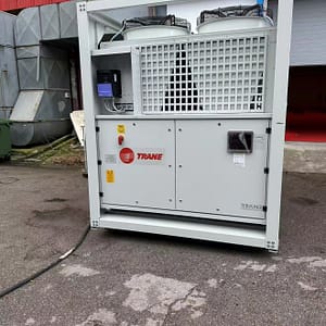 Ψυκτικό συγκρότημα για παγοδρόμιο, μονάδα TRANE σε μεταφορικό πλαίσιο