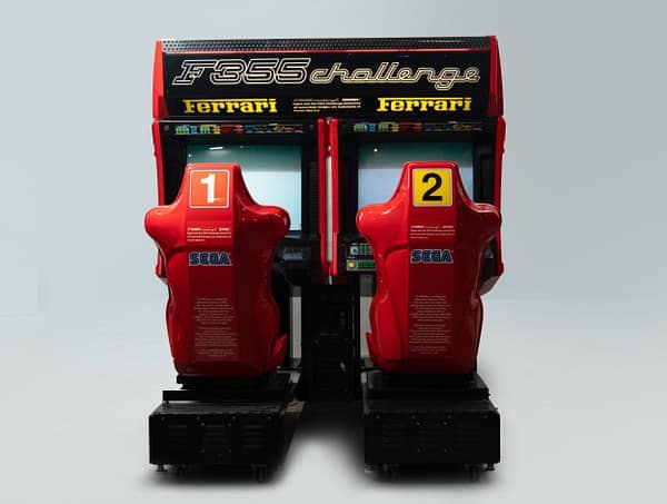 Ferrari F355 Challenge της Sega — μετωπική όψη των δύο θέσεων