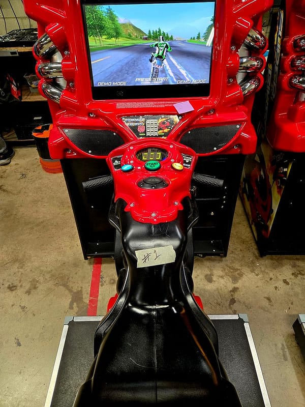 Fast and Furious Super Bikes — μετωπική όψη με την οθόνη