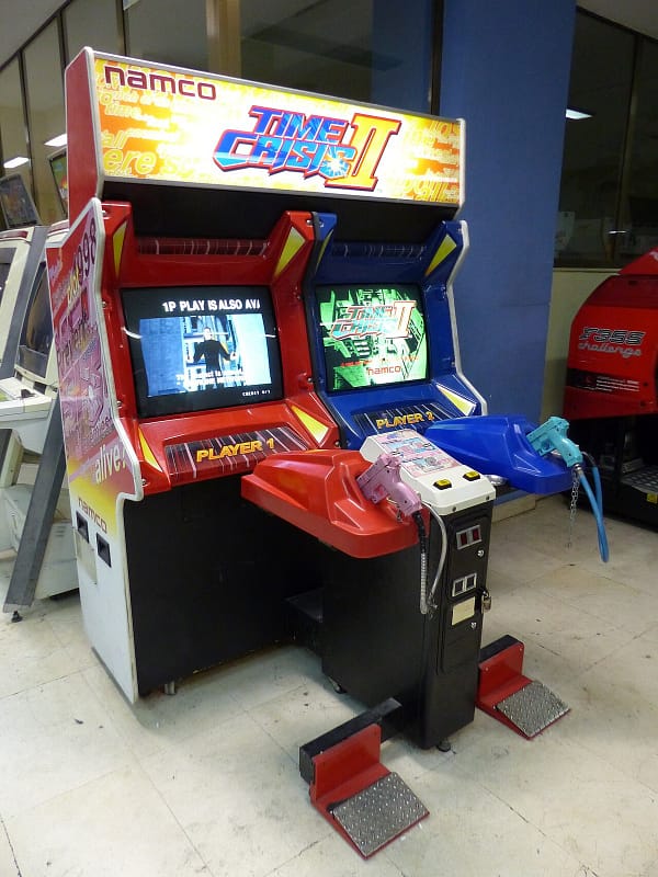 Time Crisis II της Namco — η διπλή καμπίνα με τα δύο όπλα