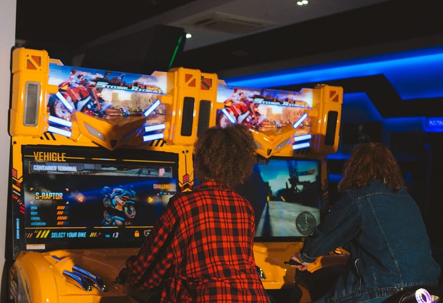 Arcade simulators για χώρους ψυχαγωγίας σε camping